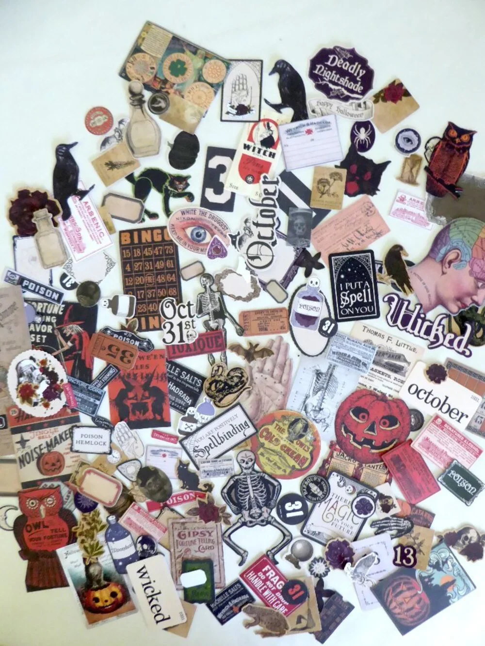 NEW 157 PIECE HALLOWEEN DIE CUT PAPER SCRAPBOOK JUNK JOURNALING COLLAGE ART
